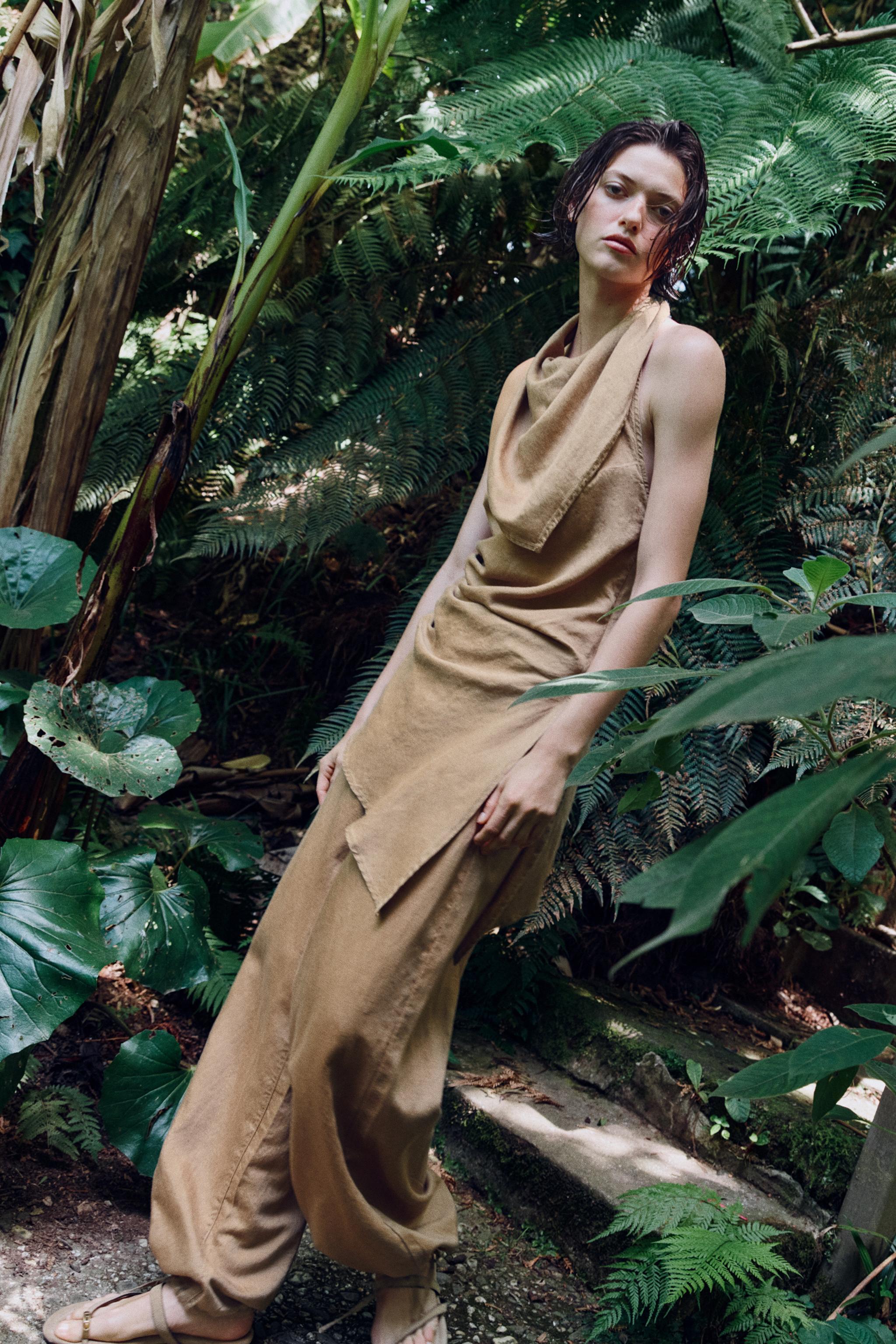 TOP HALTER ASYMÉTRIQUE EN LIN